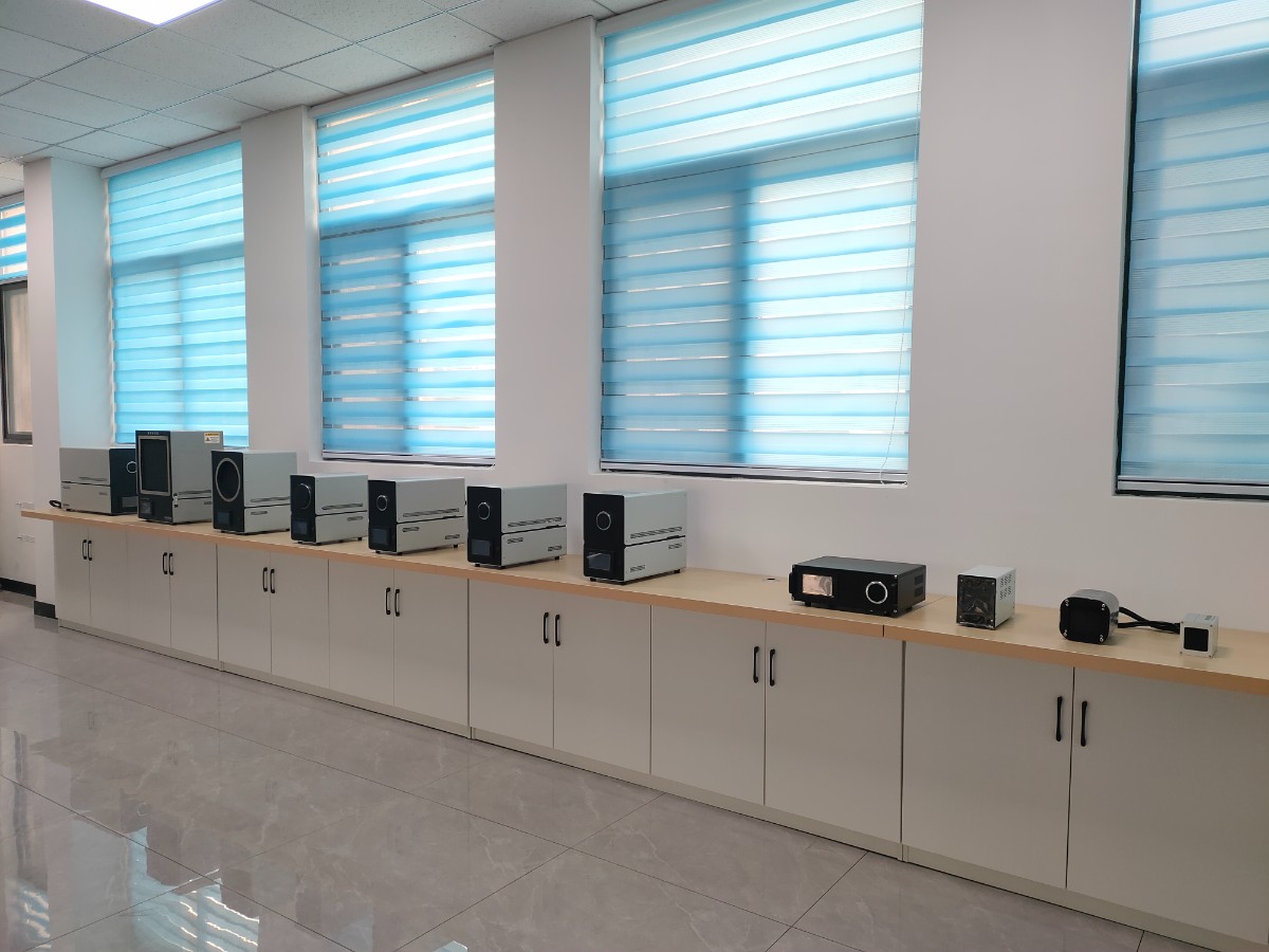 DY-HT1M-150mm Non-point Source Blackbody Furnace(-20℃-100℃)