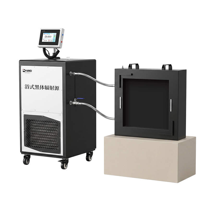 Bath-type large-area blackbody radiation source (400 mm × 400 mm)
